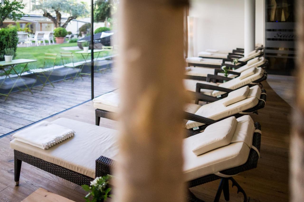 Boutique Hotel Zum Rosenbaum ナッレス エクステリア 写真