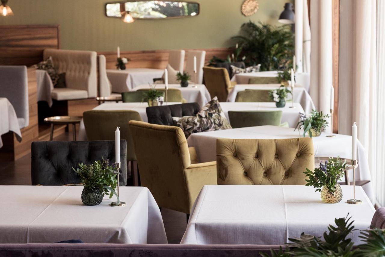 Boutique Hotel Zum Rosenbaum ナッレス エクステリア 写真