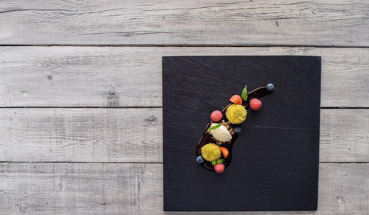Boutique Hotel Zum Rosenbaum ナッレス エクステリア 写真