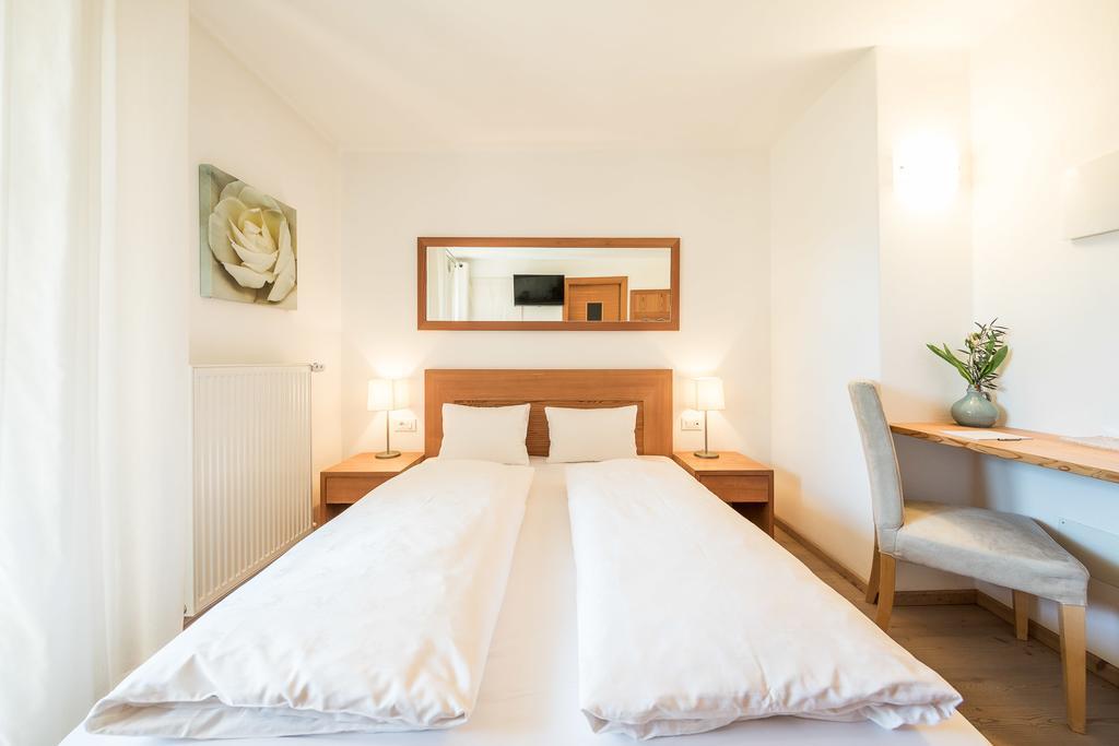 Boutique Hotel Zum Rosenbaum ナッレス エクステリア 写真